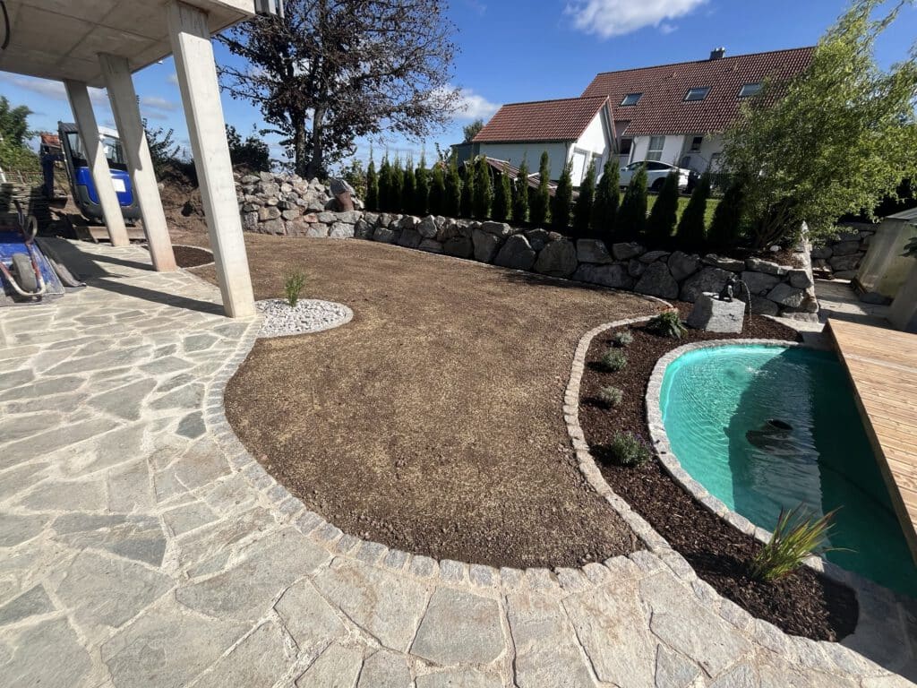 Außenanlage – Garten mit Teich